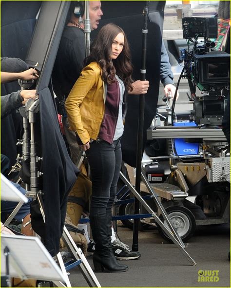 Megan Fox Gets A Lovely TMNT Set Visit From Hubby Brian Austin Green Photo Brian