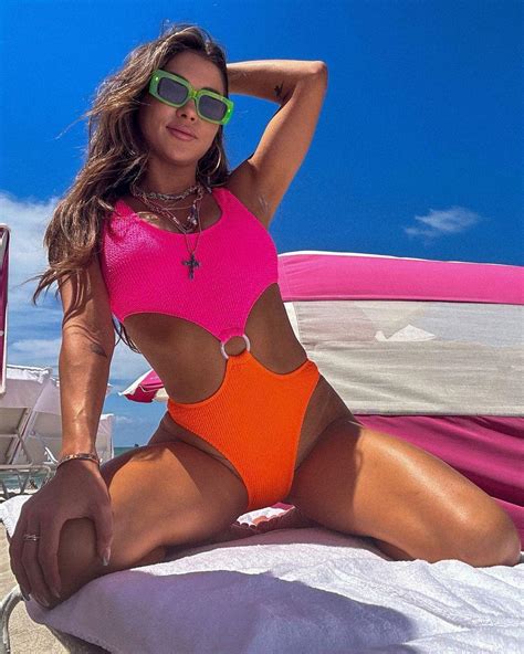 Ufc Ring Girl Arianny Celeste Hits The Beach In Sexy Bathing Suit 247 News Around The World