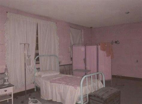 Dreamcore Aesthetic Aesthetic Videos Hospital Room Weird Dreams Sombre Creepy Cute Room