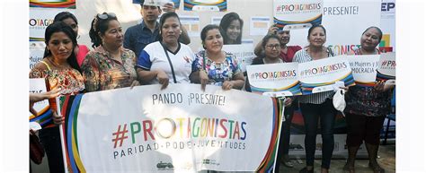 Mujeres Organizadas De Cobija Y De Todo El País En Vigilia Por La