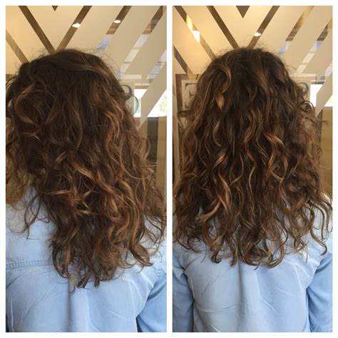 I Just Love Balayage On Curly Hair Hairbydanaduffy Wavy Curly Hair