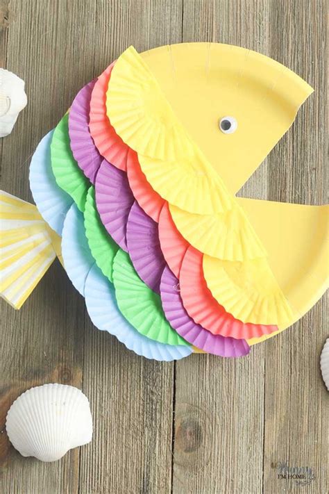 Paper plate crafts are by far some of the best ever! Paper Plate Fish Preschool Beach Craft | Hunny I'm Home
