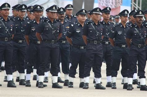 Polis diraja malaysia (royal malaysian police) promotional video roblox. Gesa Kerajaan Lebih Serius Kaji Gaji Anggota Polis Elak ...