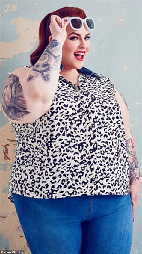 Tess Holliday Size 26 Model Is Happy To Be Called Fat Daily Mail