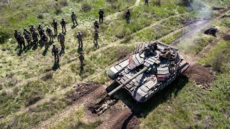 Russian Troops Boxed In By Ukrainian Forces And Dnieper River Barge Carrying Supplies To