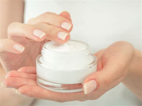 Dermatologists Top Tips For Relieving Dry Skin Pretty