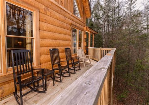 Beauty and adventure surrounds this magnificent place. Pigeon Forge Cabins - Copper River