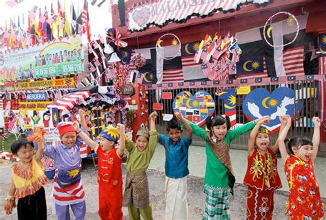 Saya Anak Malaysia Lirik Lagu Patriotik Mengapa Ketika Lagu