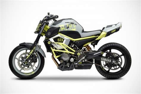 Yamaha Naked Bike Moto ZombDrive