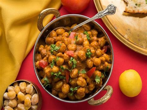 Chole bhature is an indian hearty dish made of chickpea masala and bhatura bread. Do you know the average calories in chole? Here are its nutrition facts and lunch meal plan ...