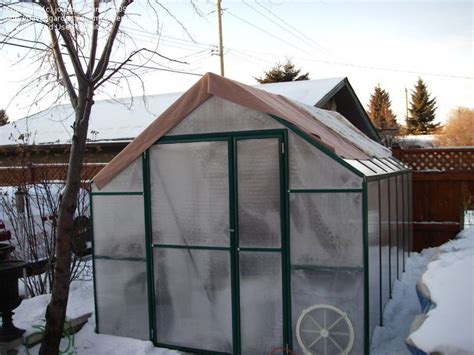 It also works for windows of irregular shape, which can be difficult to find insulating shades for. Greenhouse: Bubble Wrap the Greenhouse for Insulation, 1 ...
