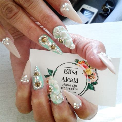 Uñas de acrilico rosas con dorado : Uñas acrilicas / acrilic nails de verde turquesa y nude, decoradas con flores acrilicas 3d en ...