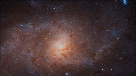 Hubble Space Telescope Captures Amazing Galaxy Image Fox