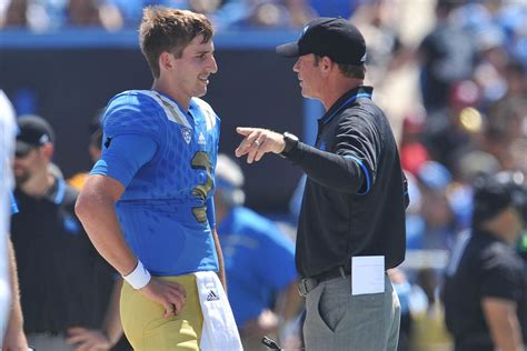 Ucla Qb Josh Rosen Is The Rare Sophomore Who Can Command A Pro Style Offense