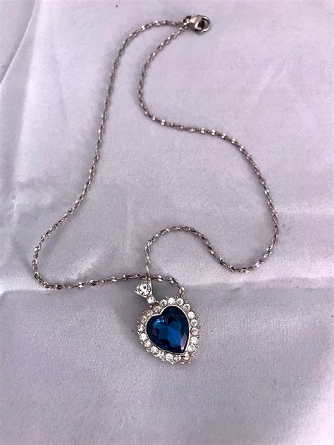 Avon Rhinestone Sweetheart Necklace With Stunning Sapphire Blue Crystal