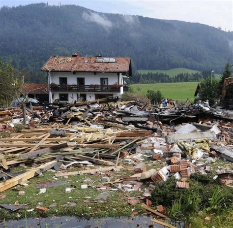 Find professional haus explosion videos and stock footage available for license in film, television, advertising and corporate uses. Inzell: Haus-Explosion wahrscheinlich Verzweiflungstat - WELT