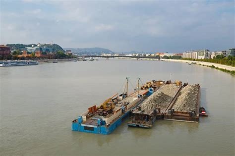 Record Low Danube Hinders Shipping In Hungary