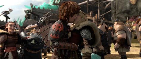 Image Astrid And Hiccup Kissing Httyd2 Dreamworks