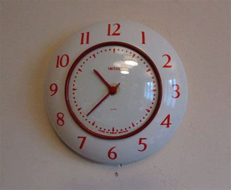 White And Red 1950s Smiths Sectric Vintage Wall Clock Etsy 時計 飾り