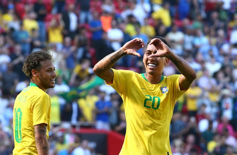 neymar makes spectacular return as brazil beats croatia 2 0