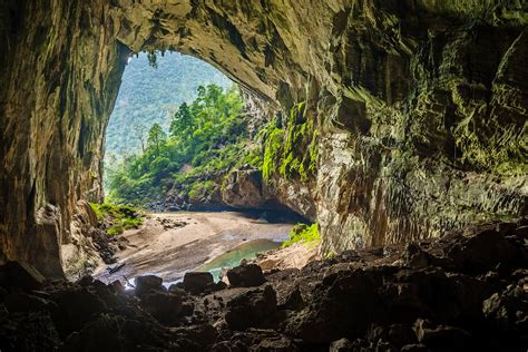 How to explore the world's largest cave, Hang Son Doong, in Vietnam ...