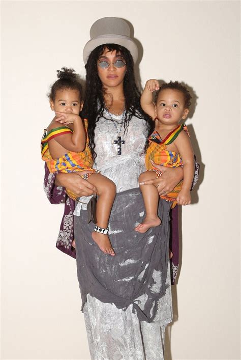 Beyoncés New Photo With Twins Sir And Rumi Is Our Latest Obsession