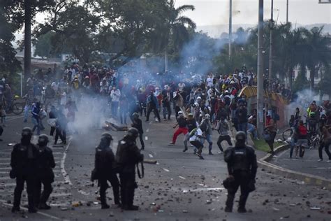 Colombia Rechaza La Violencia Que Ha Dejado 19 Muertos Y Pide Diálogo