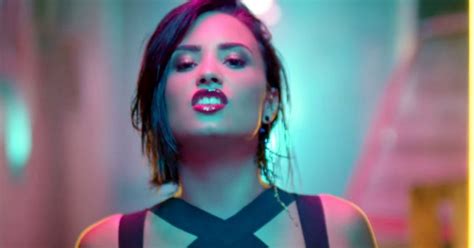 Demi Lovato Cool For The Summer Dinle İ