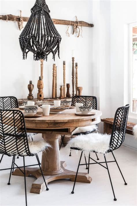 Chic decoration and matching make dining room instantly brighter. 35+ Gorgeous Modern Bohemian Dining Room Ideas | momooze
