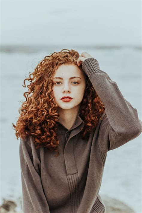 red hair redhead ruiva curly hair red red lips cachos ruivos red curly hair curly hair styles