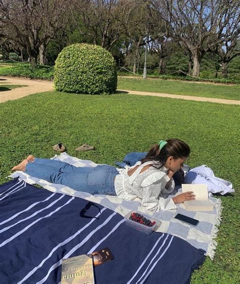 Emelie Lindmark🍓 Instagram Picnic Blanket Summer Girls