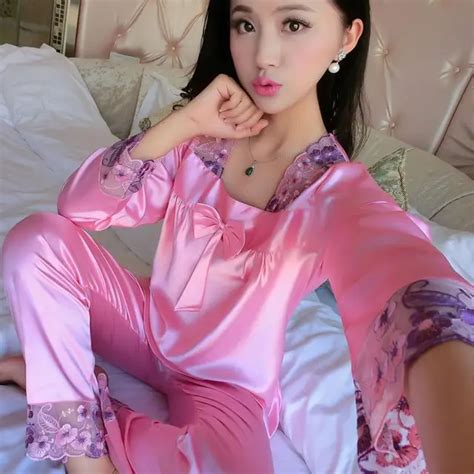 Ouirry 2018 New Luxury Silk Pajamas Set Women Summer Autumn Lace Stitch Satin Sleepwear Ladies