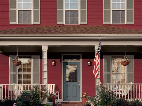 Painting your front door is the cheapest and easiest way to give your home instant curb appeal. 20 Inviting Home Exterior Color Ideas | Outdoor Design ...