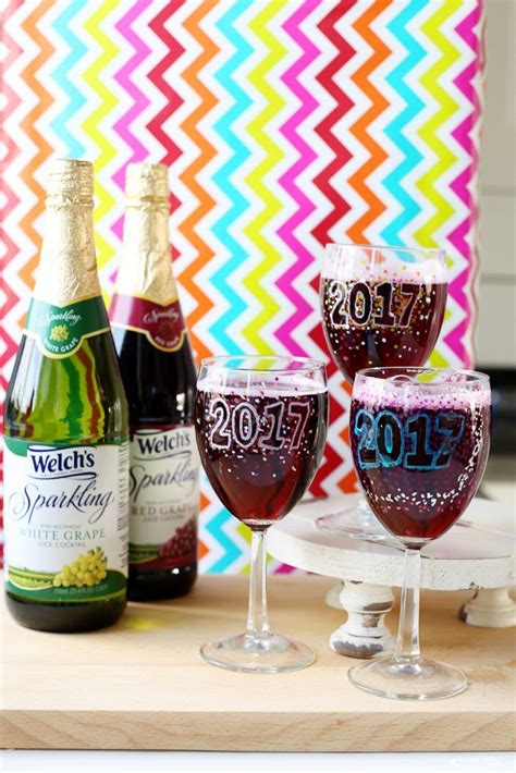 Diy New Years Wine Glasses New Years Crafts Bee Crafts Holiday