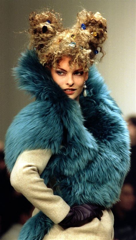 Linda Evangelista Vivienne Westwood Show 1994 95 Supermodels