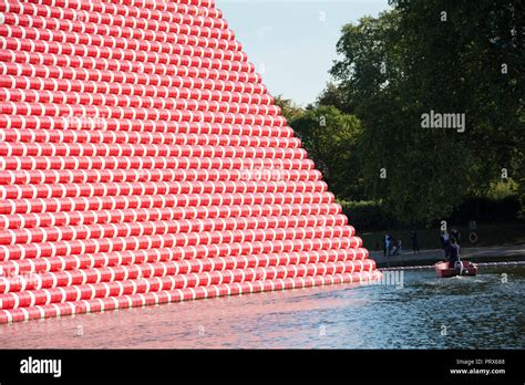 Christo And Jeanne Claudes The London Mastaba A 20 Metre High Temporary