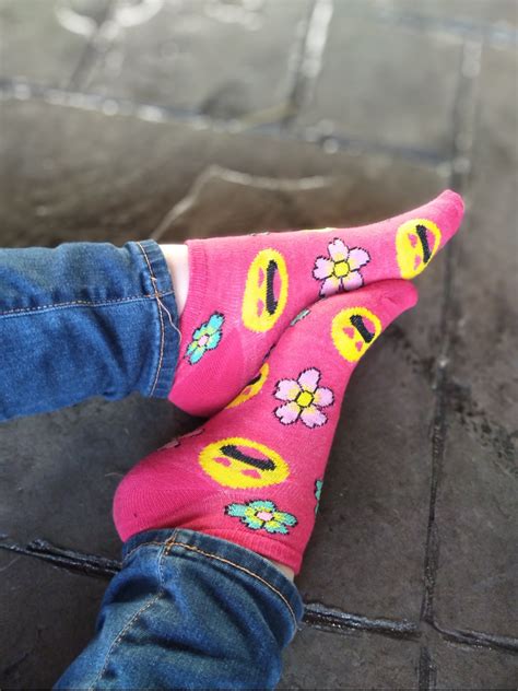 Feetlifeforme — Red Emoji Sock I Love These Socks My Sister Is
