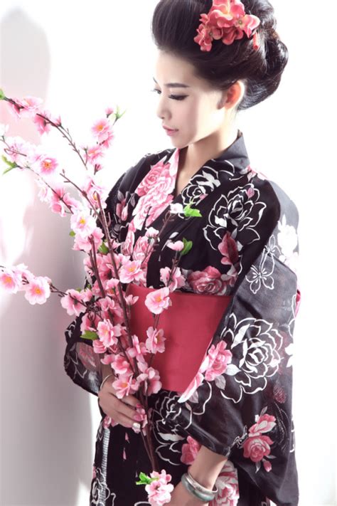 of kimono and hanbok japanese geisha japanese kimono kimono japan japanese outfits japanese