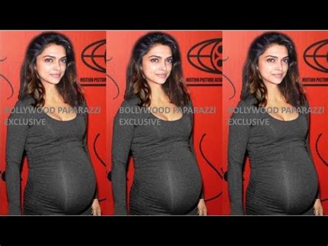 Pregnant Deepika Padukone Flaunting Her Baby Bump With Hubby Ranveer Singh Youtube