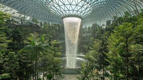 Its centrepiece is the world's tallest indoor waterfall, the rain vortex. bensozia: Jewel Changi Airport, Singapore, by Moshe Safdie ...