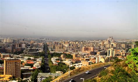 The real armenian name for the country is hayk'. elioarte: Armenia Yerevan o Erevan :la capitale