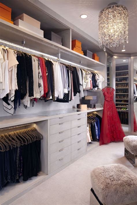 We Found The Celebrity Closet Of Our Dreams With Images Closet