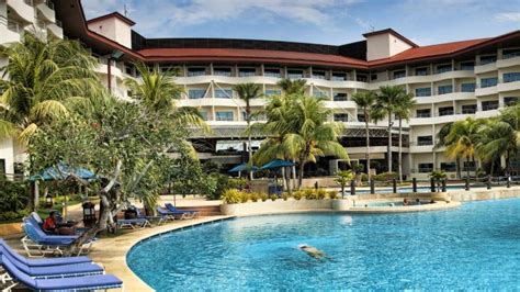 During your stay, you're just a quick walk from teluk cempedak beach. Hotel Kuantan Swiss-Garden Beach Resort - 4 HRS star hotel ...