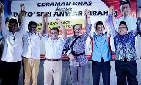 He also delivered contributions from dato seri anwar. Do not issue distressing statements, Anwar tells ...