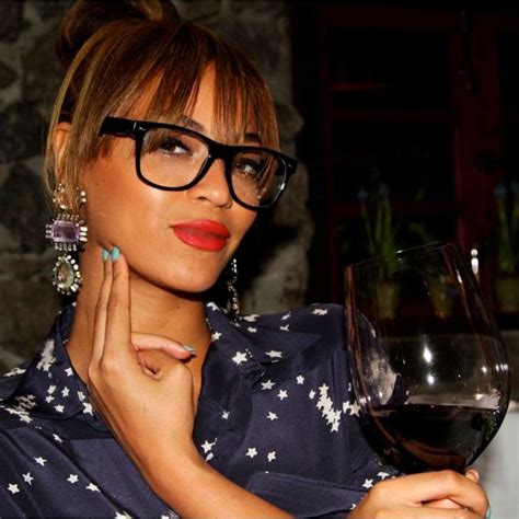 19 Problems Only Girls Who Wear Glasses Understand