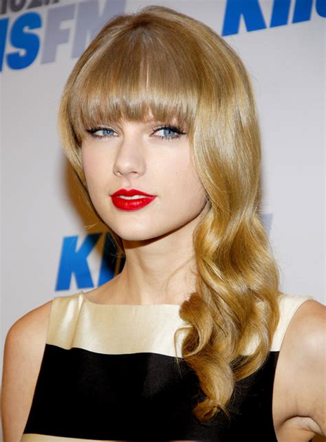 Pictures Top 7 Best Celebrity Hairstyles With Bangs Taylor Swift