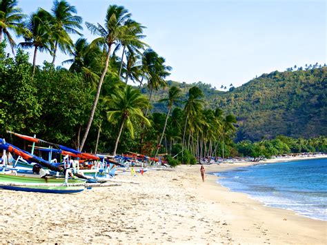 10 Tempat Wisata Pantai Di Lombok Yang Wajib Dikunjungi