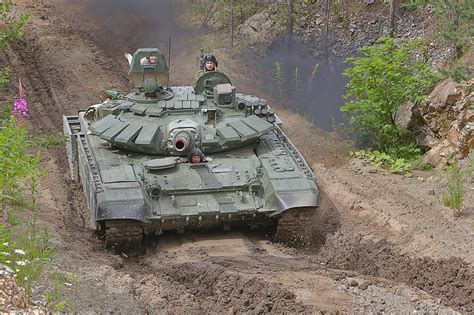 Russia receives new batch of improved T-72B3 main battle tanks ...