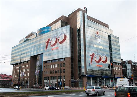 Bank peako lub jak w powyższym wycinku prasowym „pko sa to tak naprawdę bank polska kasa opieki spółka akcyjna. Neony PKO | Z banku | Z Banku | Bankomania