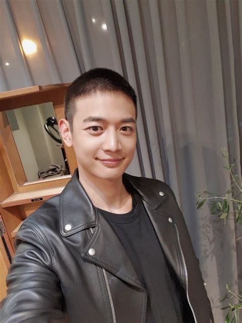 Shinees Minho Addresses Fans With Hand Written Letter Before His